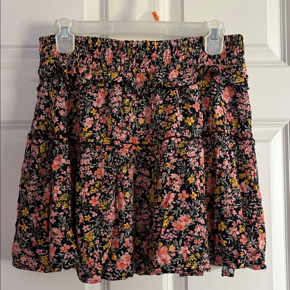 American Eagle Floral Ruffle mini Skirt NWT